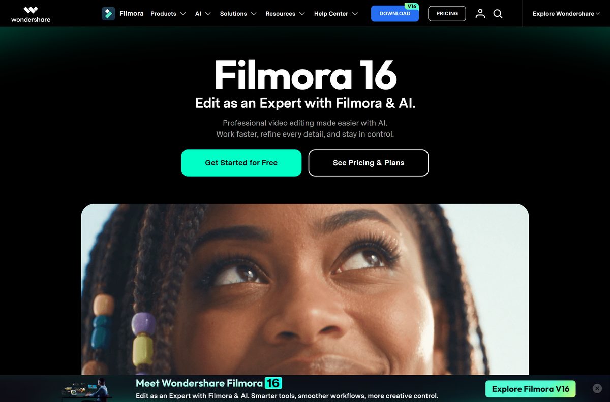 Official Filmora home page with Windows and Mac download buttons