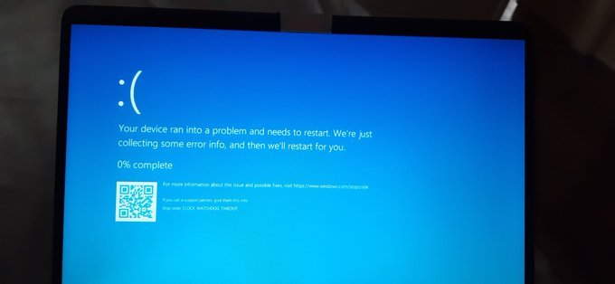 Windows blue screen showing Stop code CLOCK_WATCHDOG_TIMEOUT at 0 percent