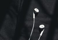 EarPods play/pause button not working - white wired earphones