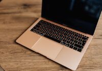 Apple Finder for Windows PC - laptop on a wooden table