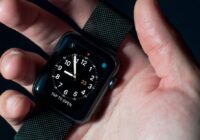 Apple Watch stuck in sleep mode - smartwatch in hand