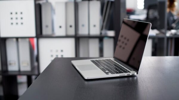 Can you run the Apple Devices app on Mac? Use Finder instead