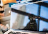 Developer tools for Windows 11/10 code editors and languages on a laptop