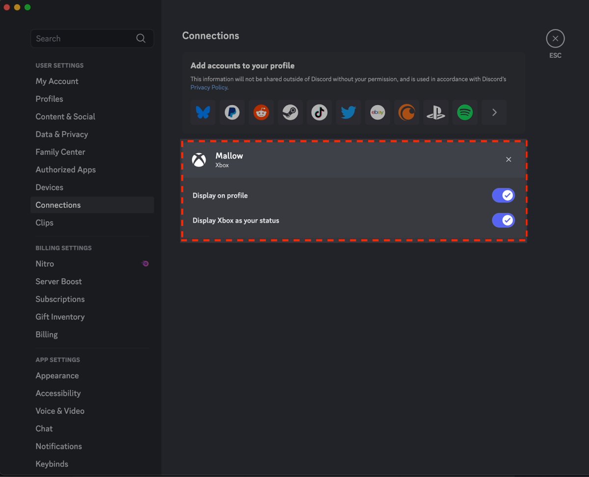 Linked Xbox account under Discord Connections with profile display toggles