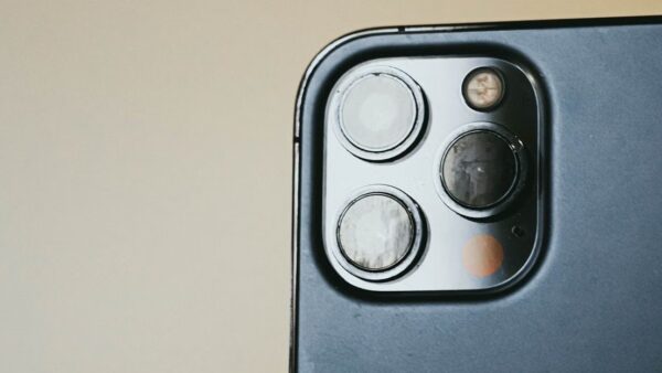 iPhone 17 Pro Max speaker very weak? How to fix it