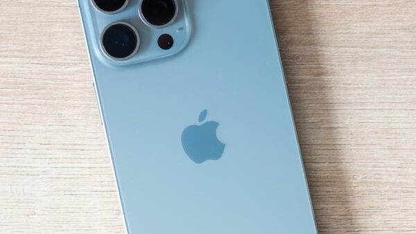 iPhone 17 Pro mobile data usage increasing unexpectedly? How to fix it